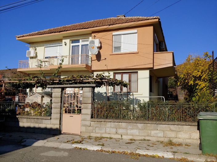 Image No.2-5 Bed Property for sale