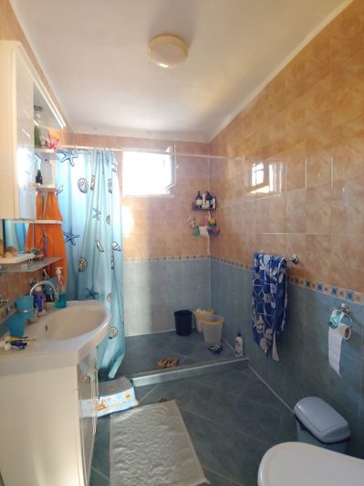 Image No.9-5 Bed Property for sale