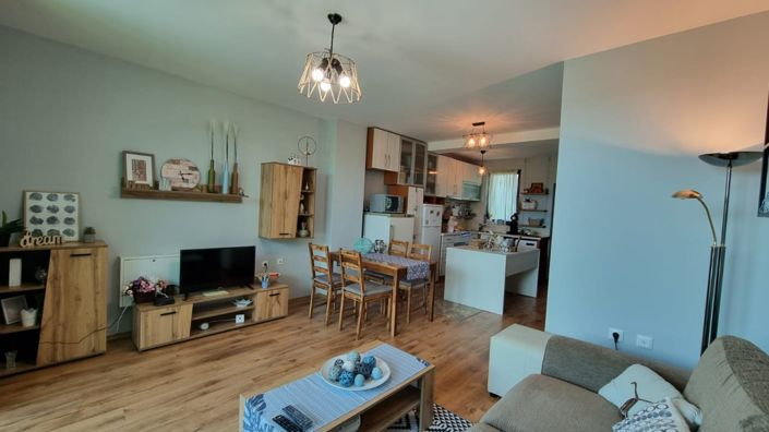 Image No.9-2 Bed Property for sale