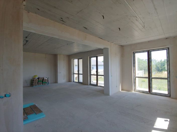 Image No.5-3 Bed Property for sale