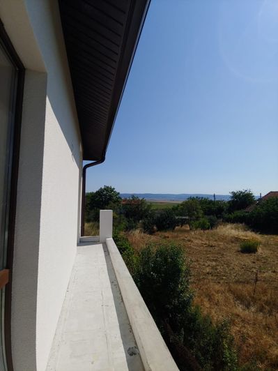 Image No.9-3 Bed Property for sale