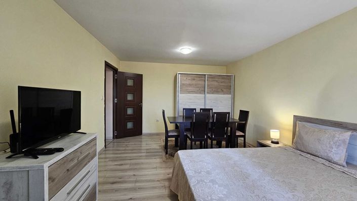 Image No.2-5 Bed Property for sale