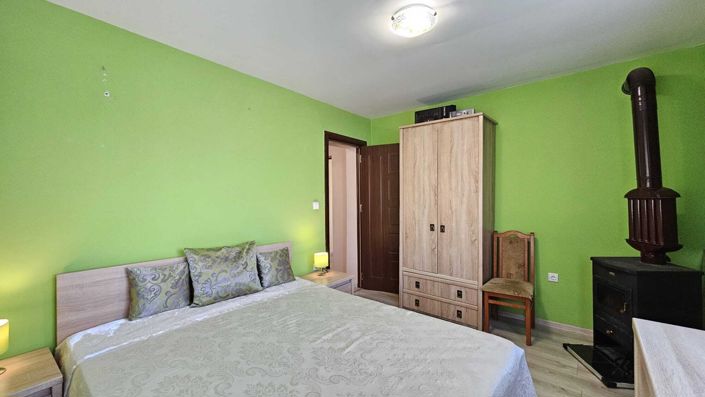 Image No.5-5 Bed Property for sale