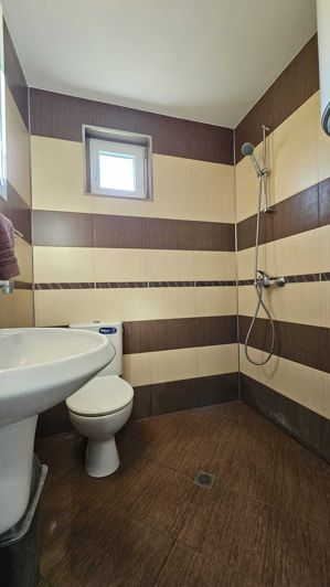 Image No.8-5 Bed Property for sale