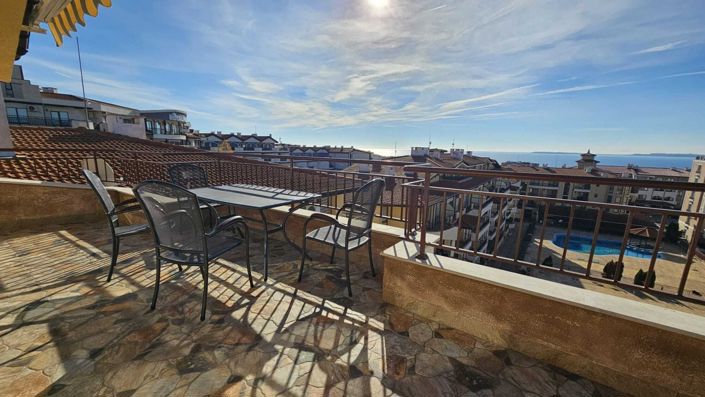 Image No.10-2 Bed Property for sale