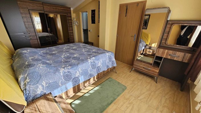 Image No.9-2 Bed Property for sale