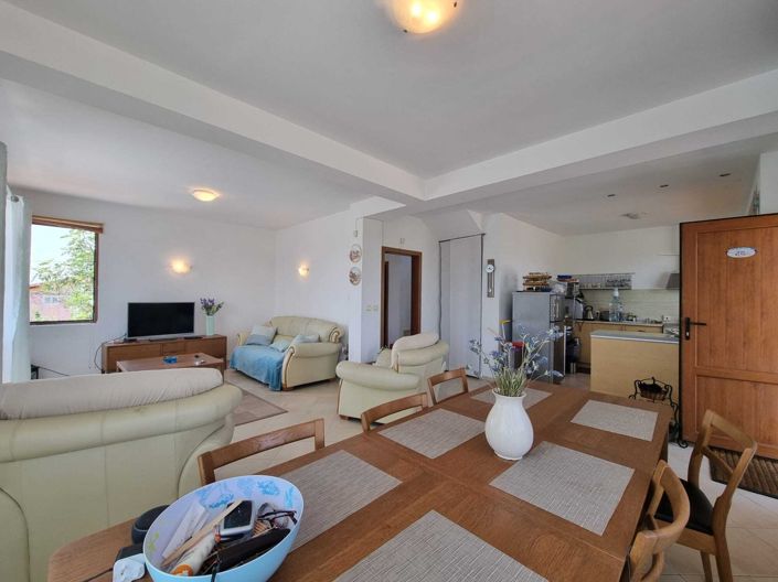 Image No.3-3 Bed Property for sale