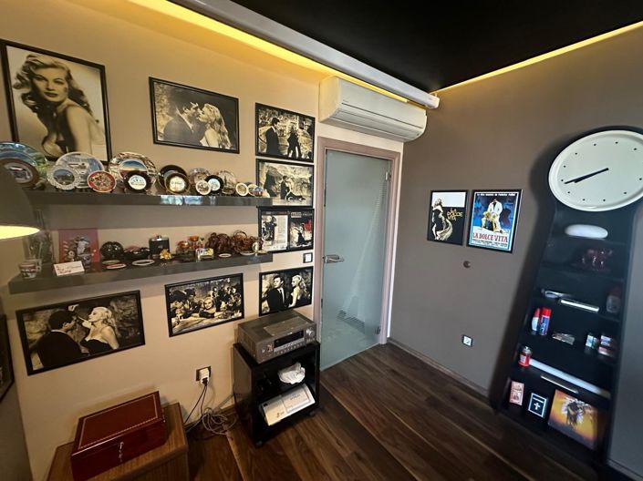 Image No.10-3 Bed Property for sale