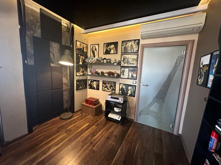 Image No.6-3 Bed Property for sale