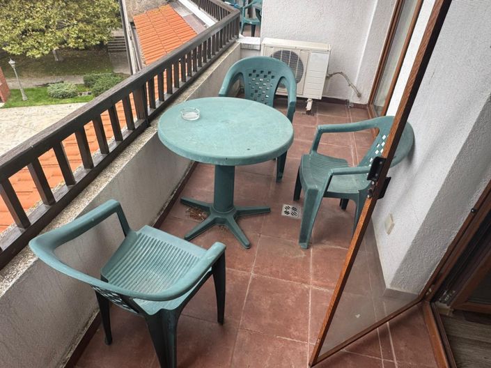 Image No.9-2 Bed Property for sale