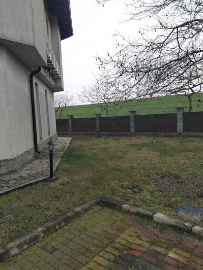 Image No.10-3 Bed Property for sale