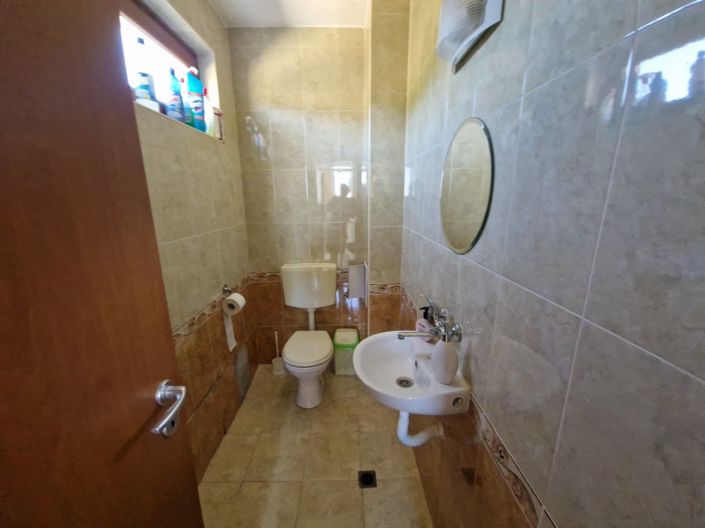 Image No.8-2 Bed Property for sale