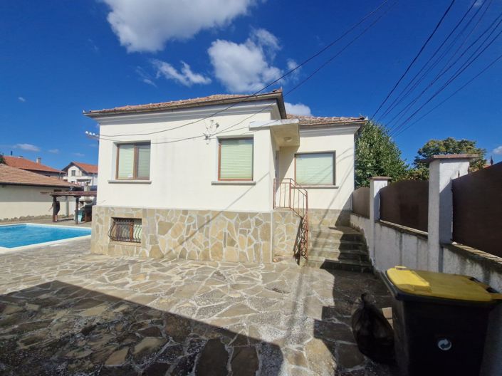 Image No.2-5 Bed Property for sale