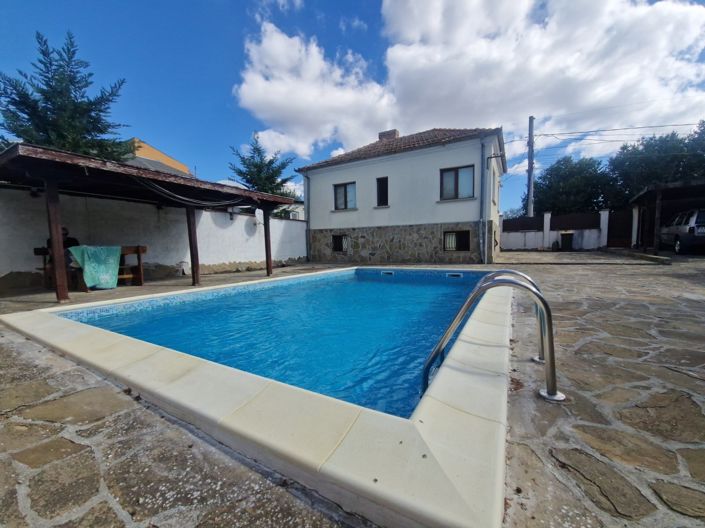 Image No.3-5 Bed Property for sale