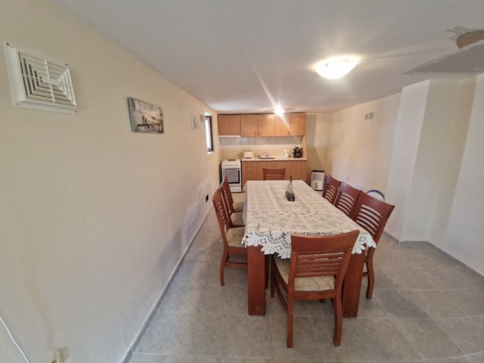 Image No.5-5 Bed Property for sale