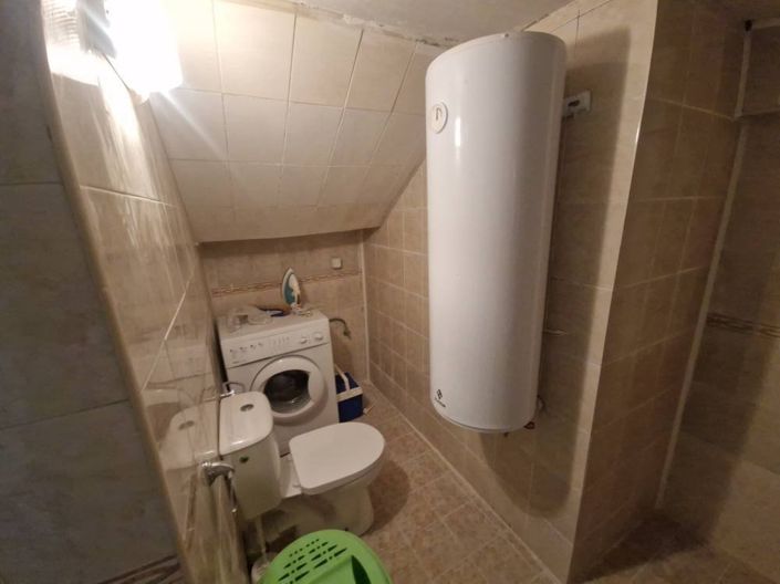 Image No.8-5 Bed Property for sale