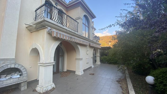 Image No.2-Propriété de 3 chambres à vendre à Elenite