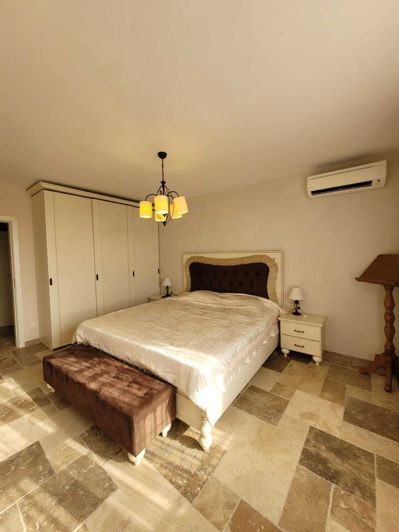 Image No.5-4 Bed Property for sale