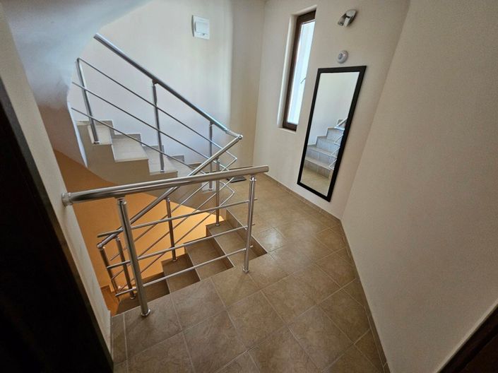 Image No.10-3 Bed Property for sale