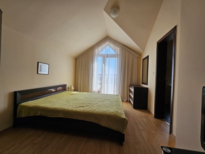 Image No.8-3 Bed Property for sale