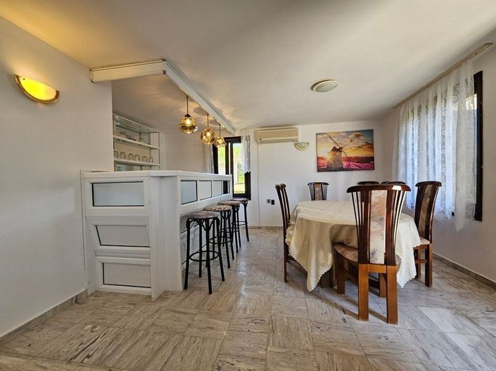 Image No.9-3 Bed Property for sale