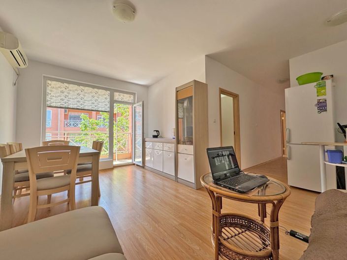 Image No.10-2 Bed Property for sale