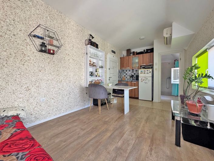 Image No.8-1 Bed Property for sale