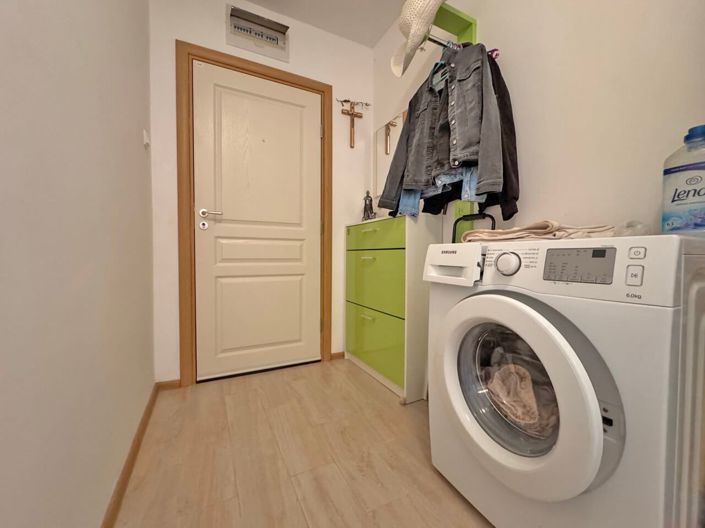 Image No.8-2 Bed Property for sale