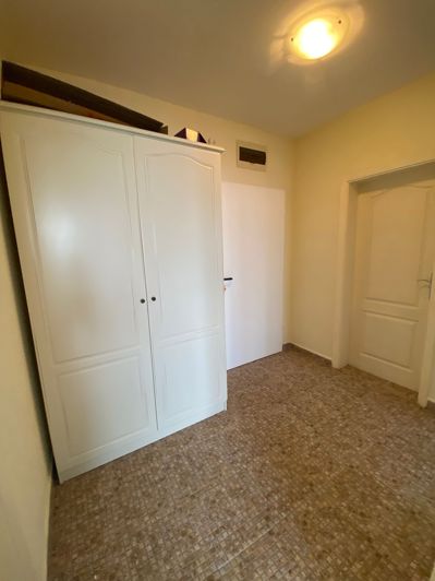 Image No.8-2 Bed Property for sale