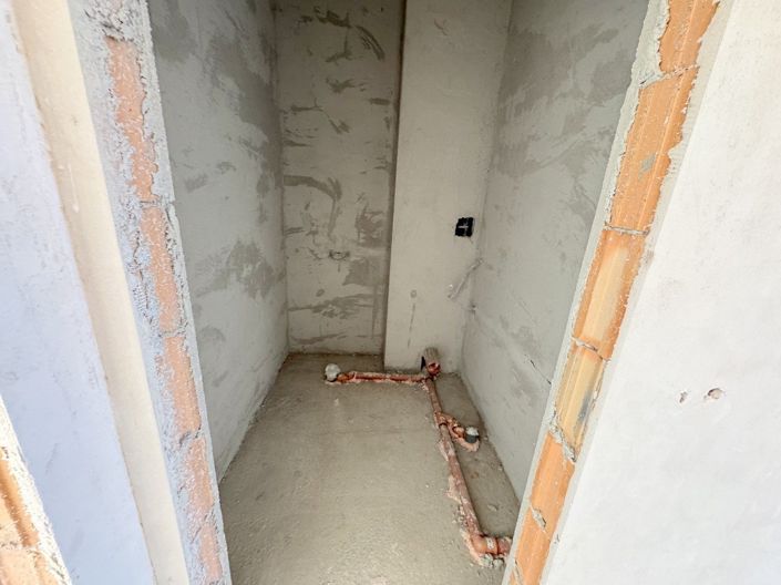 Image No.10-3 Bed Property for sale