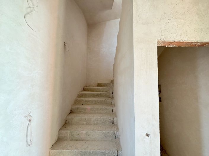 Image No.8-3 Bed Property for sale