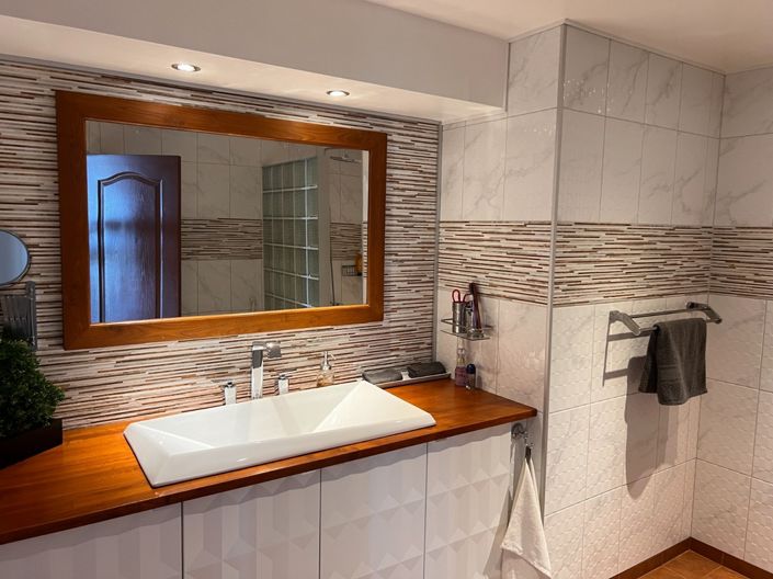 Image No.3-3 Bed Property for sale