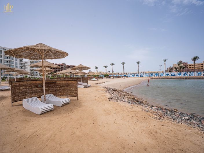 Image No.10-2 Bed Property for sale