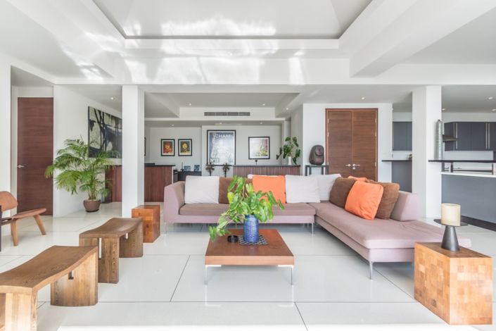 Image No.8-5 Bed Property for sale