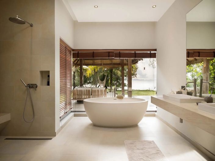 Image No.2-5 Bed Property for sale