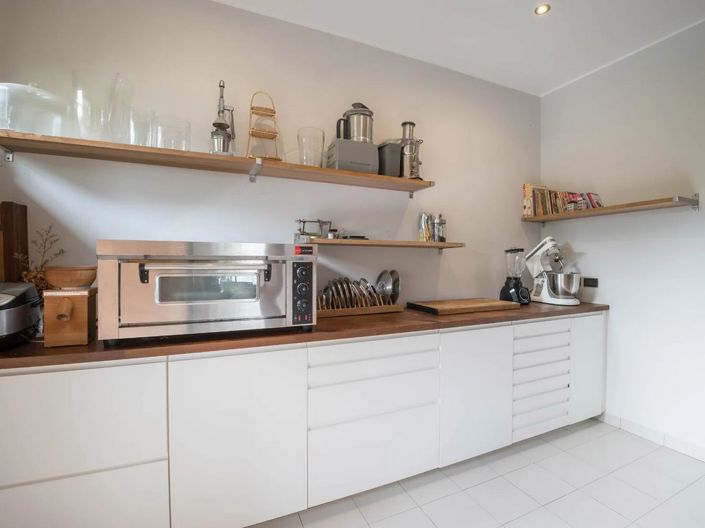 Image No.6-5 Bed Property for sale