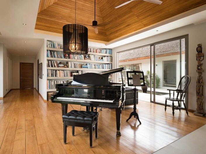 Image No.7-5 Bed Property for sale