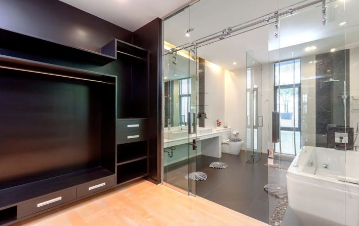 Image No.3-6 Bed Property for sale