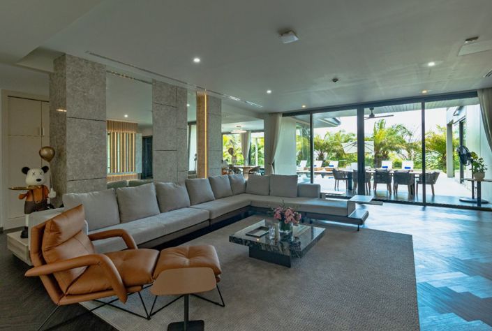 Image No.2-5 Bed Property for sale