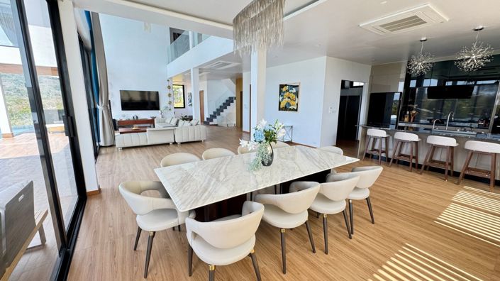 Image No.3-6 Bed Property for sale