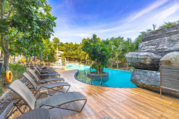 Image No.10-2 Bed Property for sale