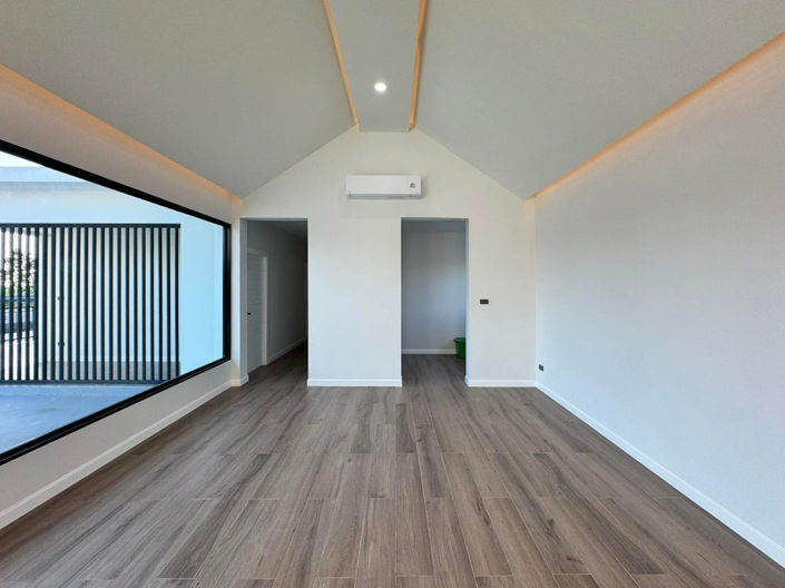 Image No.3-4 Bed Property for sale