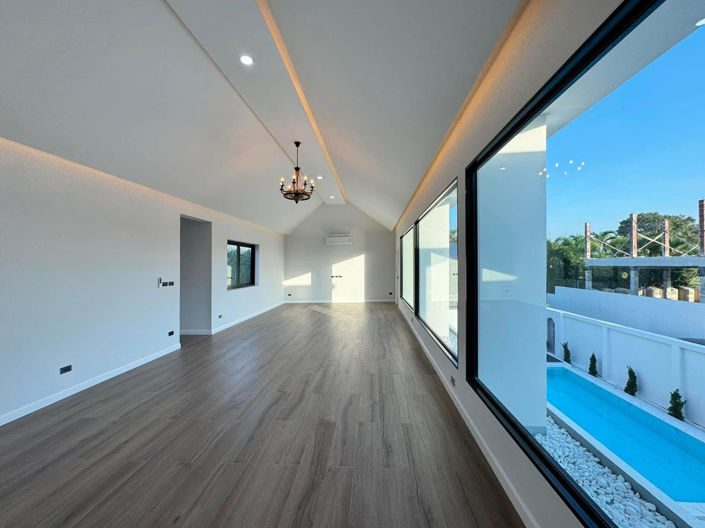 Image No.5-4 Bed Property for sale