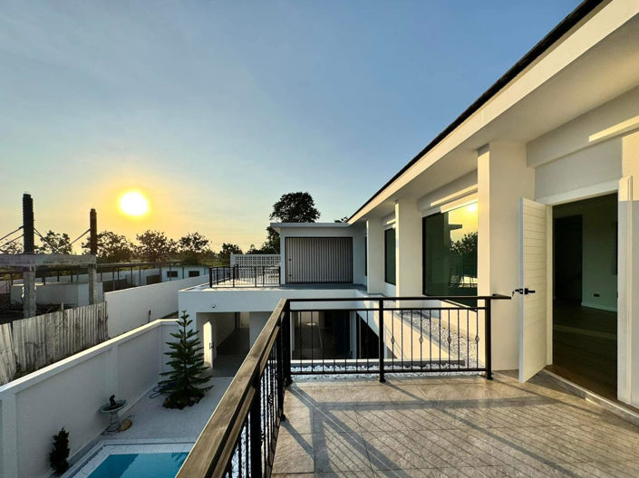 Image No.6-4 Bed Property for sale