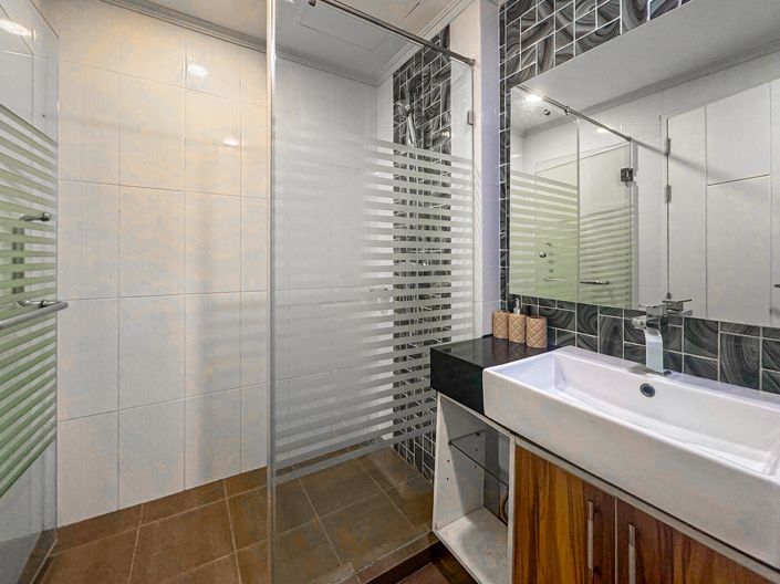 Image No.6-2 Bed Property for sale