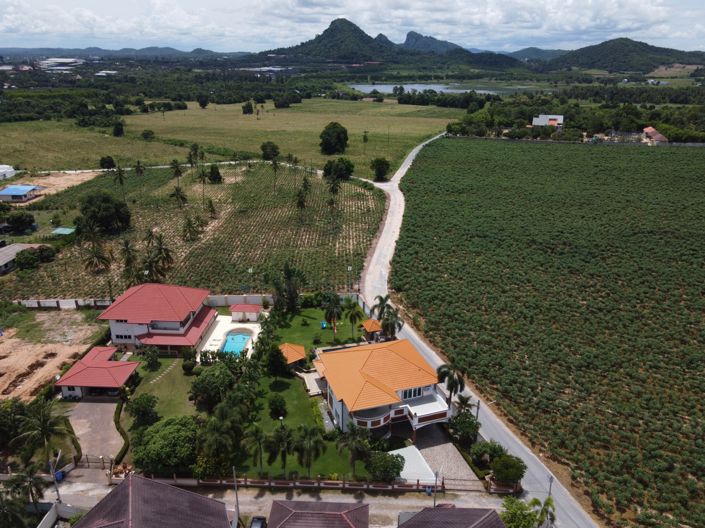 Image No.10-4 Bed Property for sale