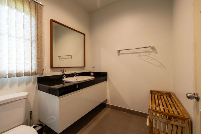 Image No.9-3 Bed Property for sale