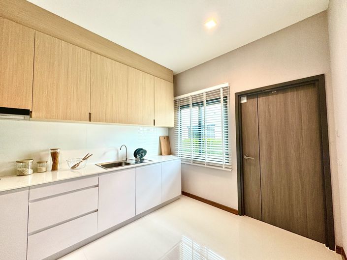 Image No.2-4 Bed Property for sale