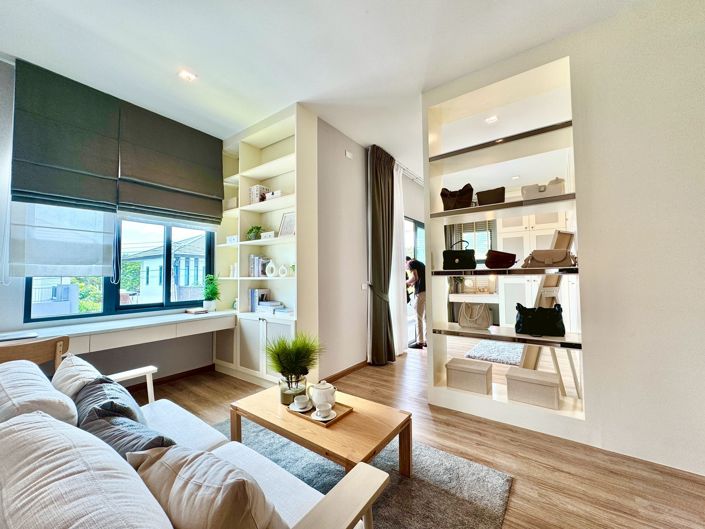 Image No.6-4 Bed Property for sale