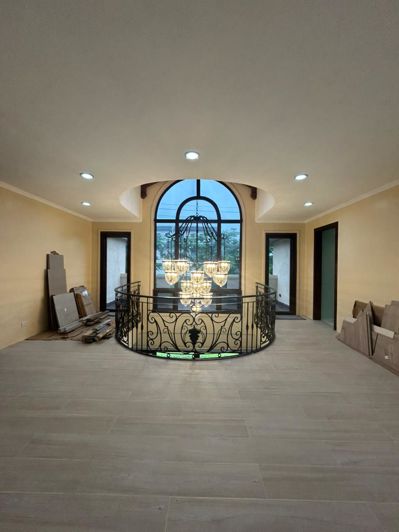 Image No.7-5 Bed Property for sale